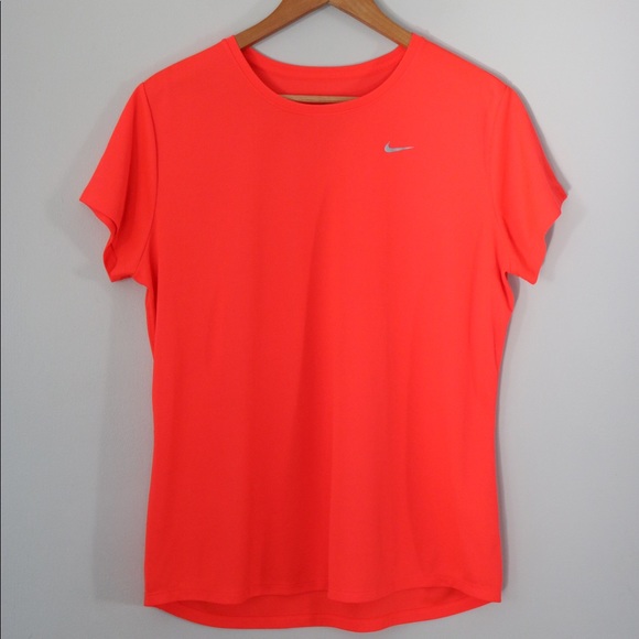 Nike Dri-Fit sport t-shirt size XL - Picture 1 of 4